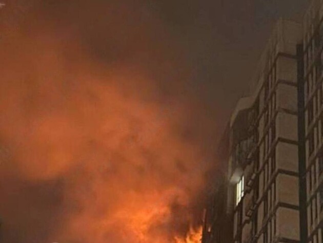 В Одессе из-за атаки РФ ударными дронами возникли пожары, известно о двух пострадавших. СМИ сообщили, что горит многоэтажка