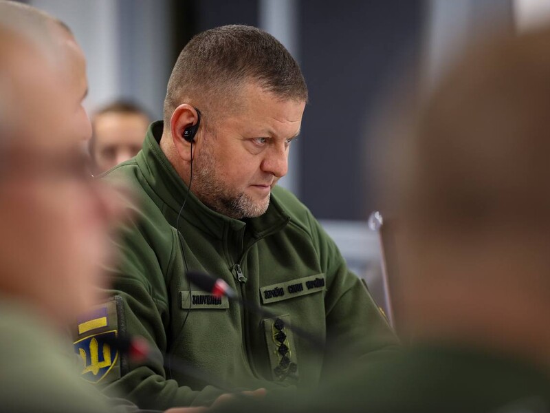 Залужный обсудил с начальником Генштаба вооруженных сил Польши ситуацию на фронте, усиление ПВО и пригласил совместно поработать в Украине