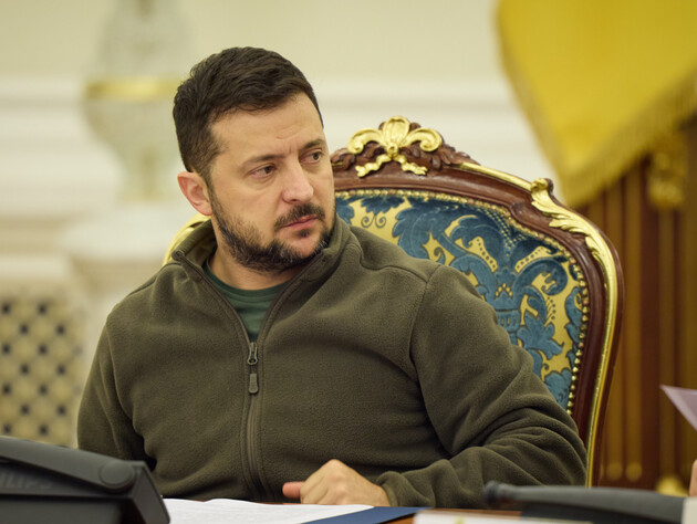 Боєприпаси, дрони, прикриття об'єктів із повітря. Зеленський провів засідання ставки верховного головнокомандувача