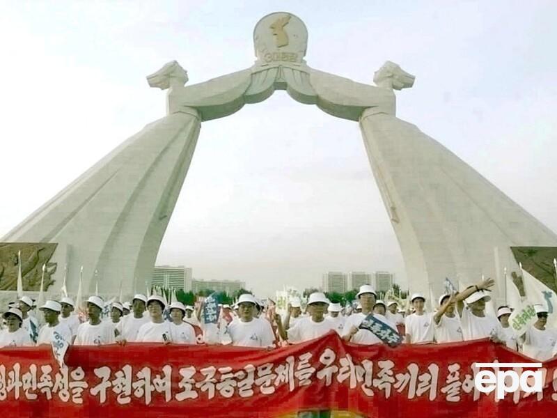У столиці КНДР знесли пам'ятник, який символізував об'єднання двох Корей – ЗМІ