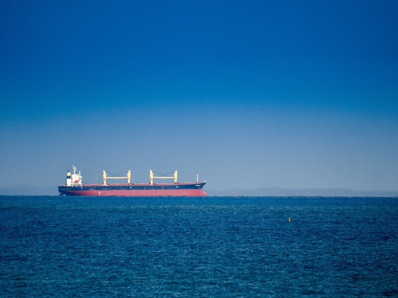 В Южной Корее из-за санкций 14 танкеров превратились в "плавучие хранилища" российской нефти – Reuters