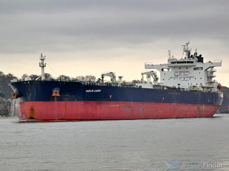 Хуситы снова ударили по танкеру с российской нефтью. Bloomberg пишет, что это самое масштабное нападение хуситов на нефтеналивное судно