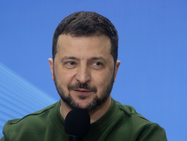 Зеленский о потерях россиян в районе Авдеевки: Люди на поле боя лежат просто друг на друге – это уже заборы из трупов