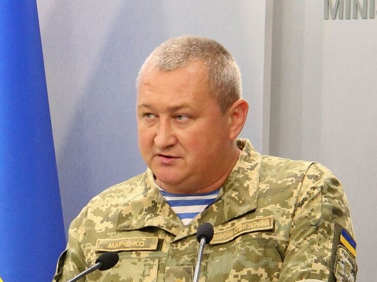 Генерал Марченко: На початку березня ми познімали позначки з назвами населених пунктів. І до нас на блокпост заїхав російський УАЗик із начштабу парашутно-десантного полку. З картами на найближчі п’ять днів