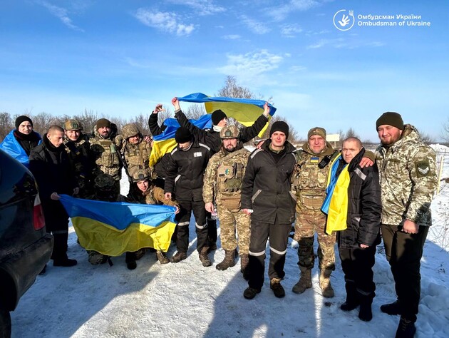 Відбувся 50-й обмін полоненими з РФ за час повномасштабної війни. Фоторепортаж