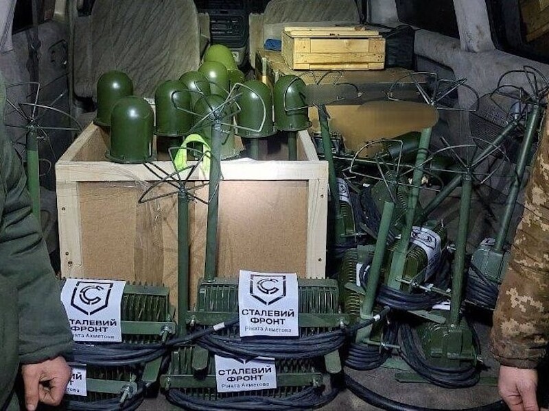 Военные в Донецкой области получили от "Метинвеста" Ахметова системы РЭБ для защиты техники и пехоты