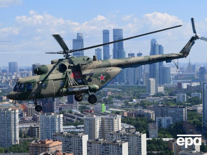 В России вертолет Ми-8 упал в озеро