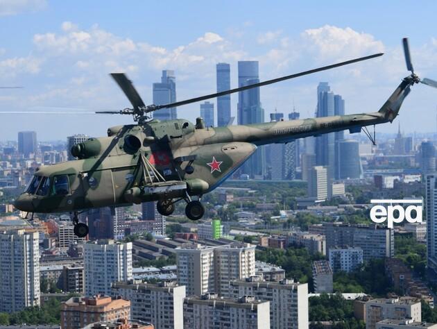 В России вертолет Ми-8 упал в озеро