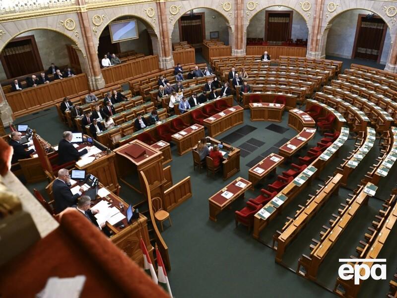 Депутаты партии Орбана бойкотировали заседание парламента Венгрии о вступлении Швеции в НАТО