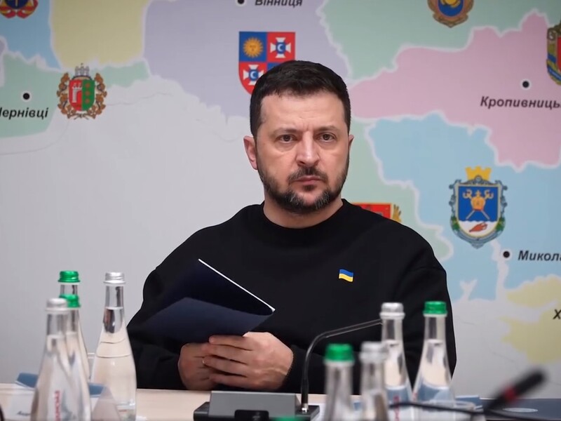Зеленський провів нараду у Кропивницькому, обговорив питання захисту об'єктів інфраструктури й посилення ППО