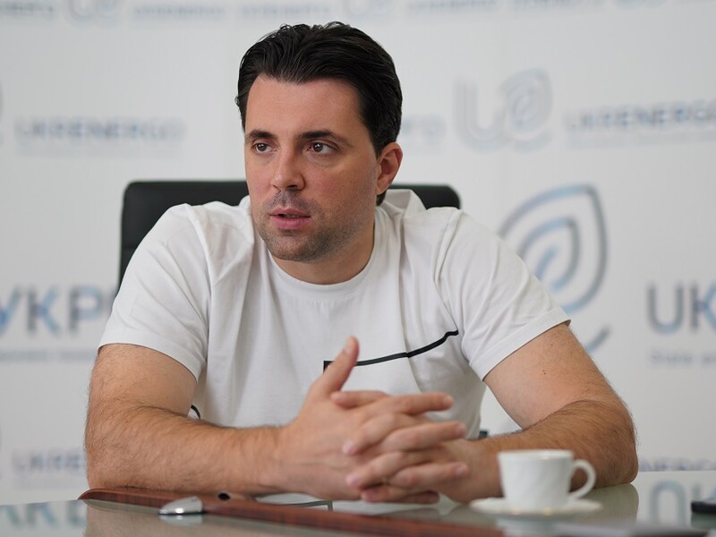 Политолог Кочетков требует от главы "Укрэнерго" предоставить справки о доходах руководства компании за два последних года