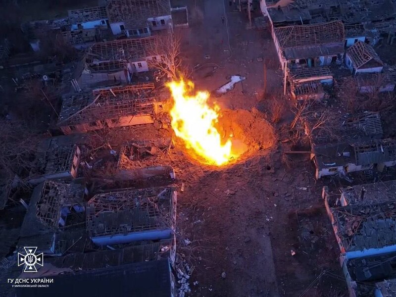 В Николаеве российская ракета убила человека, десятки домов без крыш – мэр