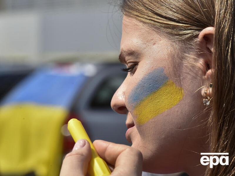 Процент украинцев, считающих правильным развитие событий в Украине, уменьшился до 40 – опрос