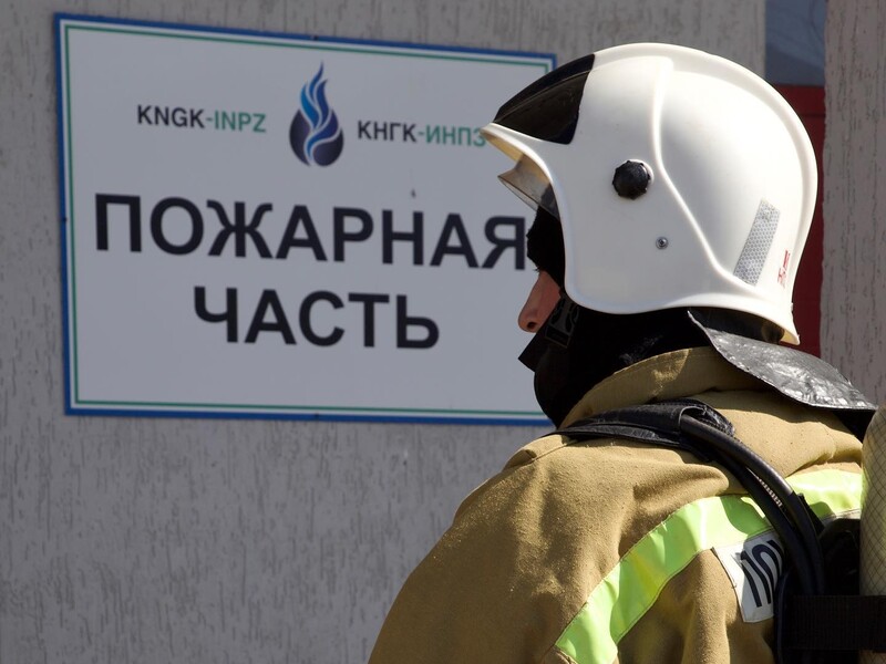 В Краснодарском крае РФ горел нефтеперерабатывающий завод, по данным СМИ – из-за атаки беспилотника