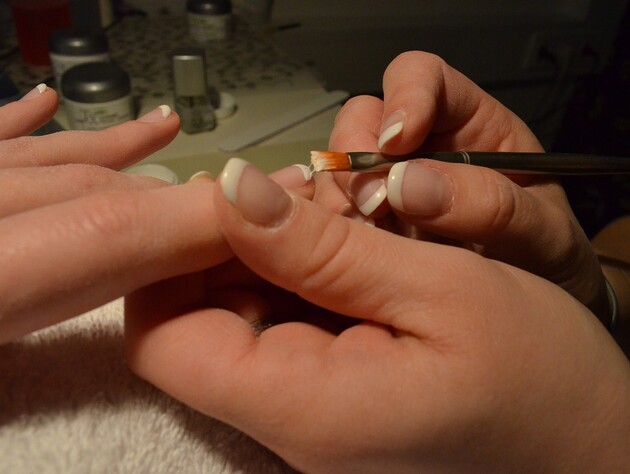 Самый простой мастер-класс по созданию французского маникюра на натуральных ногтях. Видео