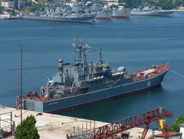 У Чорному морі уражено великий десантний корабель росіян 