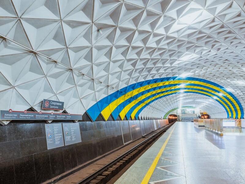 У харківському метро через обстріли почала протікати стеля на одній зі станцій