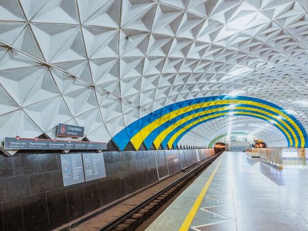 В харьковском метро из-за обстрелов начал протекать потолок на одной из станций
