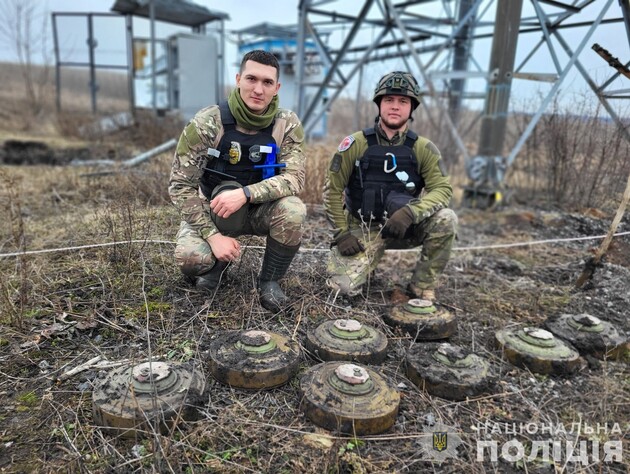 В Харьковской области взрывотехники обнаружили минное поле возле инфраструктурных объектов. Видео