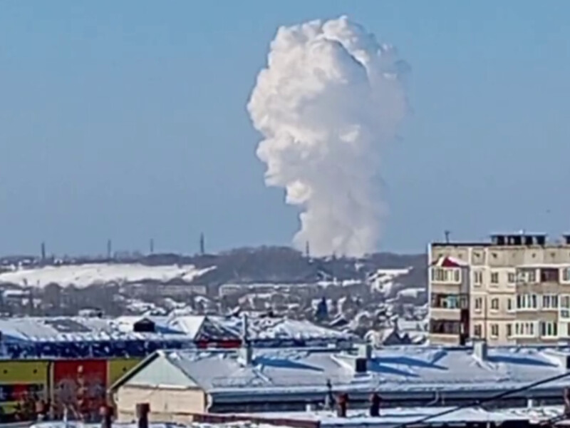 У РФ стався вибух – імовірно, на військовому заводі. Влада заявила, що це "хлопок" згідно з технологічним процесом". Відео