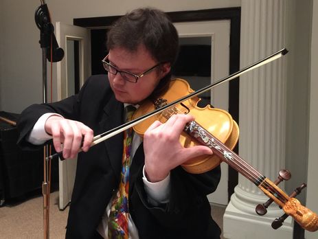 Американский музыкант: В библиотеке Бостона всего один учебник по украинскому языку, и тот середины прошлого века. Вот и вся внешняя политика