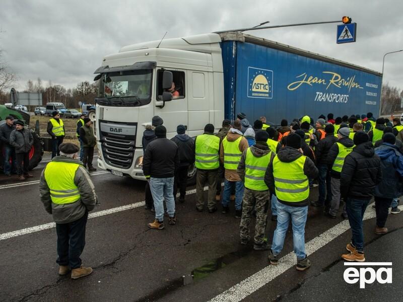 На границе из-за протеста польских фермеров скопилось больше 3 тыс. грузовиков – Госпогранслужба Украины