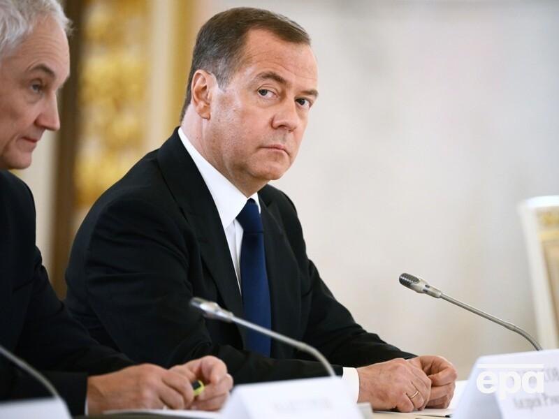 Медведев опять пригрозил применением "всего стратегического арсенала" РФ – по Киеву, Берлину, Лондону и Вашингтону. По данным NYT, США просят Китай и Индию повлиять на ядерные планы России