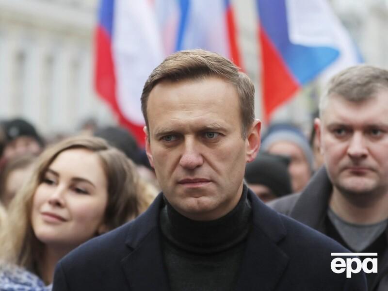 Российские СМИ выяснили, где находится тело Навального, на нем обнаружены синяки, возможно, от судорог