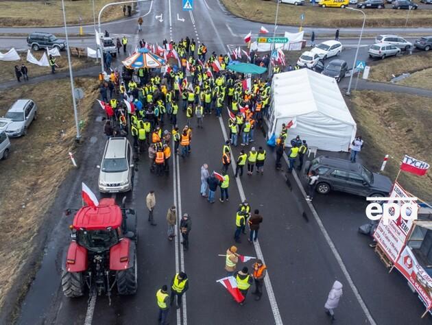Польские протестующие ужесточают транспортную блокаду на границе Украины – Госпогранслужба 