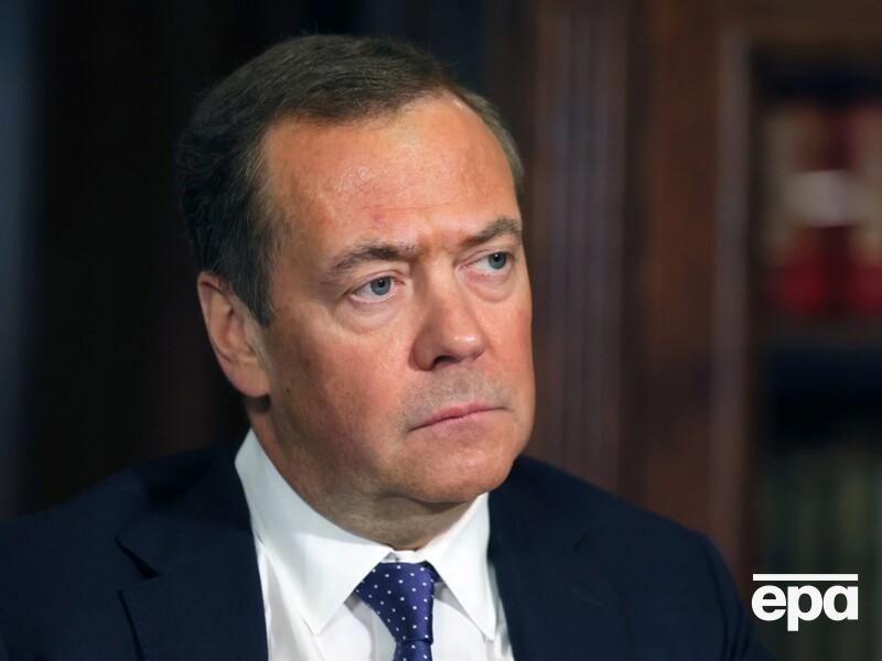 Представитель Евросоюза назвал Медведева "вечным номером два", которому необходима психиатрическая помощь