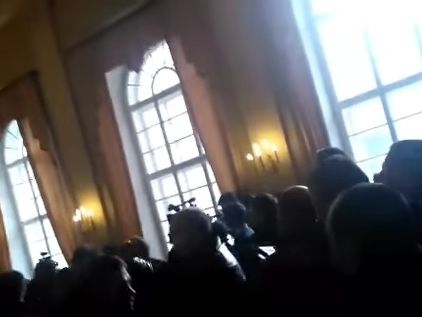 Дракой закончилась внеочередная сессия Львовского горсовета, собранная из-за мусорного кризиса. Видео