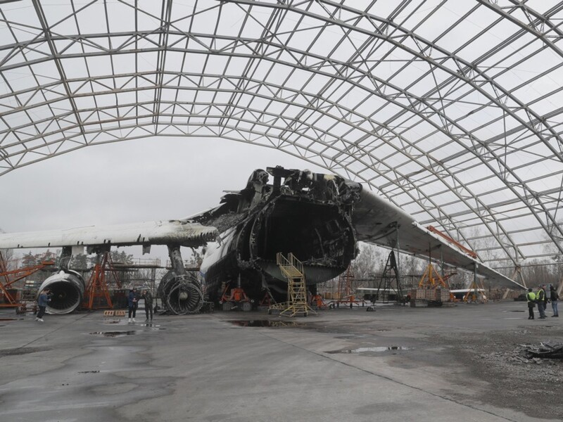 Следствие считает виновными в уничтожении самолета "Мрія" экс-гендиректора ГП "Антонов" и ответственного за авиабезопасность – СБУ
