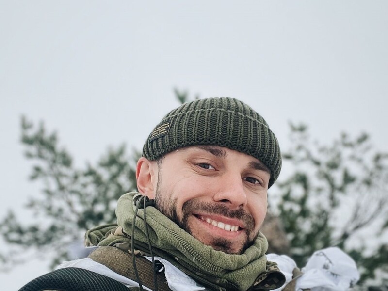 Ведучий Дрімаловський, який із початку лютого проходить навчання у десантних військах, показав нове фото зі служби