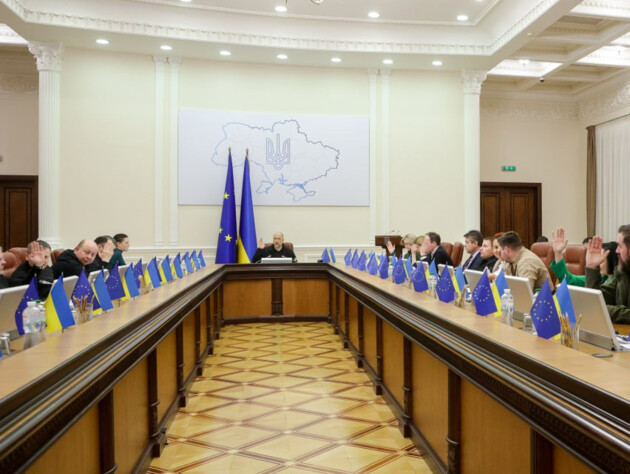 Кабмин Украины предложил Раде предусмотреть создание военных администраций в Крыму и Севастополе