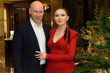 Путин отдаст трон сыну Ивану, российские агенты собирались убить Зеленского, скандал с перехватом разговора немецких военных. Стрим Бацман с Гордоном. Трансляция