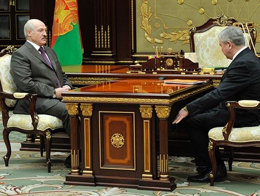 Лукашенко: В Беларуси сокращение поставок нефти от РФ должно быть замещено альтернативными вариантами