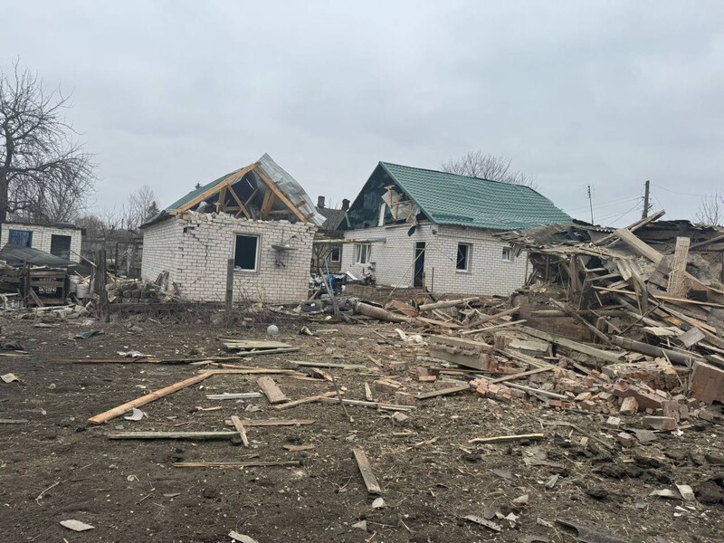 Окупанти скинули три бомби на Вовчанськ, є загибла й поранена – ОВА