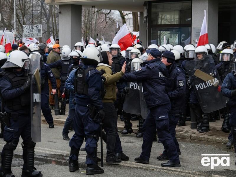 На протестах в Варшаве задержаны более 50 провокаторов – МВД Польши