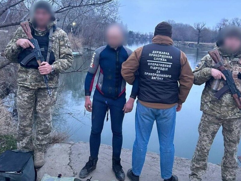 На границе задержали украинца, который "перевоплотился в мифического персонажа, чтобы незаметно пробраться в Молдову" – ГПСУ
