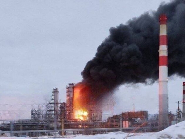 Атака дрона вывела из строя половину мощностей нефтезавода "Лукойл" под Нижним Новгородом в РФ – СМИ