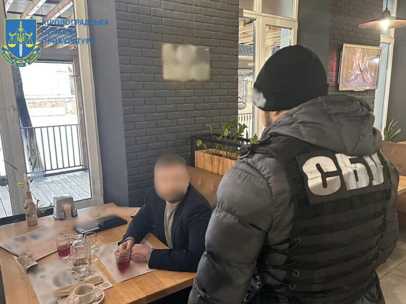 В Кропивницком задержали руководителя театра, который трудоустраивал за $3,5 тыс. В полиции пояснили причину