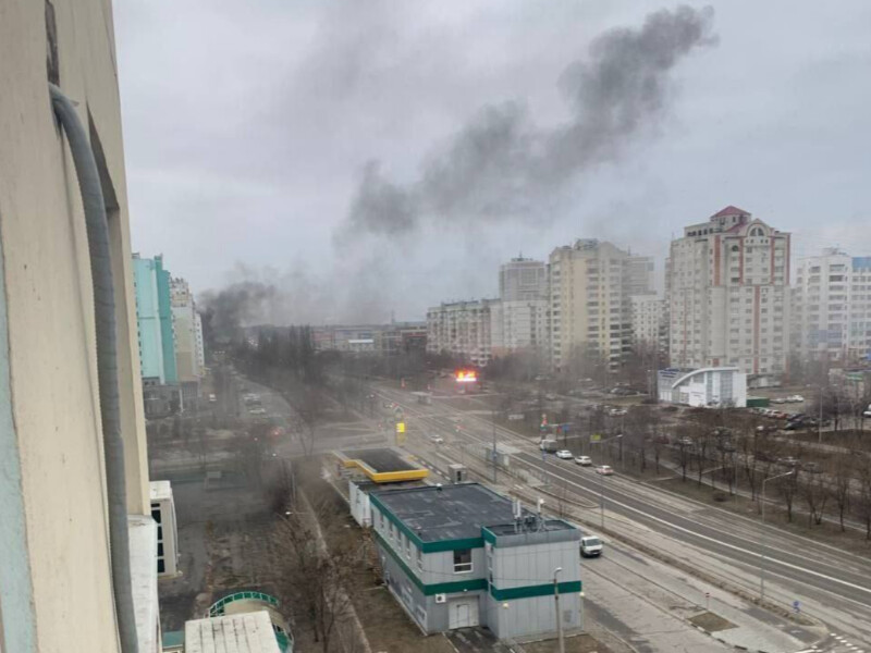 В Белгороде утром раздались взрывы. Из-за прилетов власти приостанавливали голосование на "выборах Путина". Видео