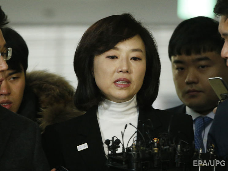 В Южной Корее из-за "черного списка" деятелей культуры арестовали действующего министра