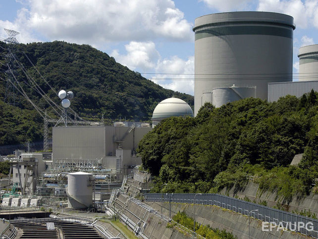 В Японии строительный кран упал на здание хранилища ядерных отходов
