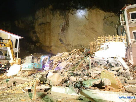 В Китае оползень накрыл отель, погибли два человека, 10 – пропали без вести