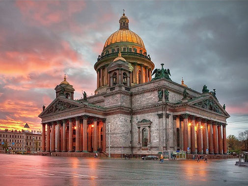 Активисты подали в суд иск о незаконности передачи Исаакиевского собора РПЦ