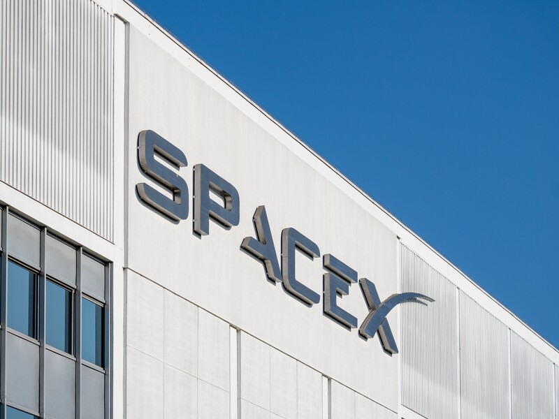 SpaceX создает сеть "шпионских" спутников для разведки США – СМИ