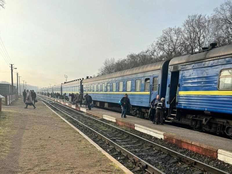 У Хмельницькій області закрили рух поїздів на одній із ділянок через зсув ґрунту