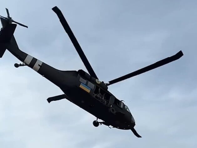 У ГУР МО показали роботу бойових вертольотів Black Hawk, які 