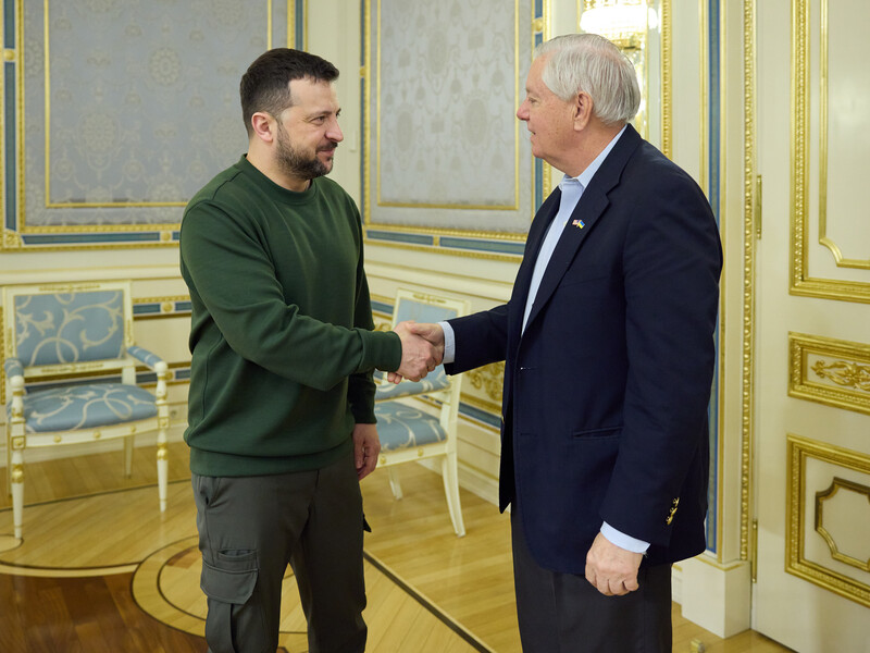 Зеленський зустрівся в Києві із сенатором США Гремом і пояснив йому критичну важливість підтримки України